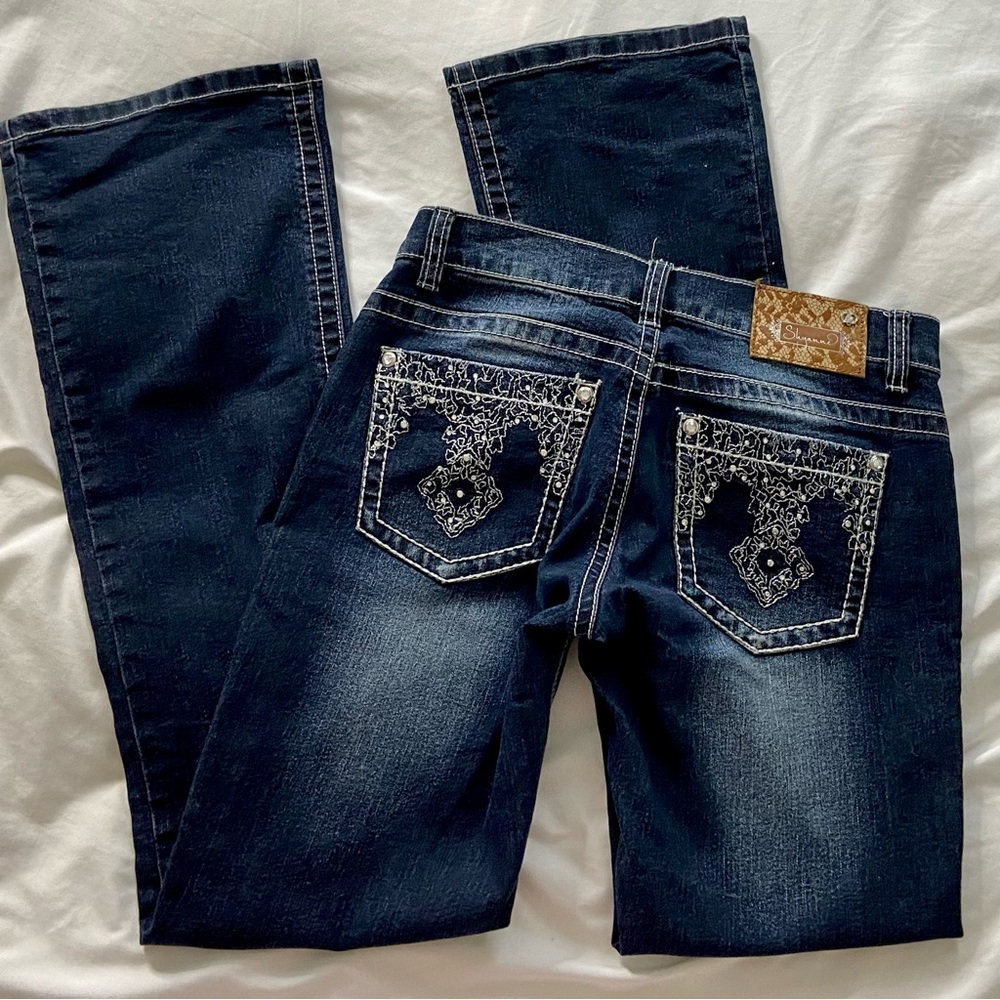 SHY wrangler style jeans. Bootcut with rhinestone detail. Like new condition
